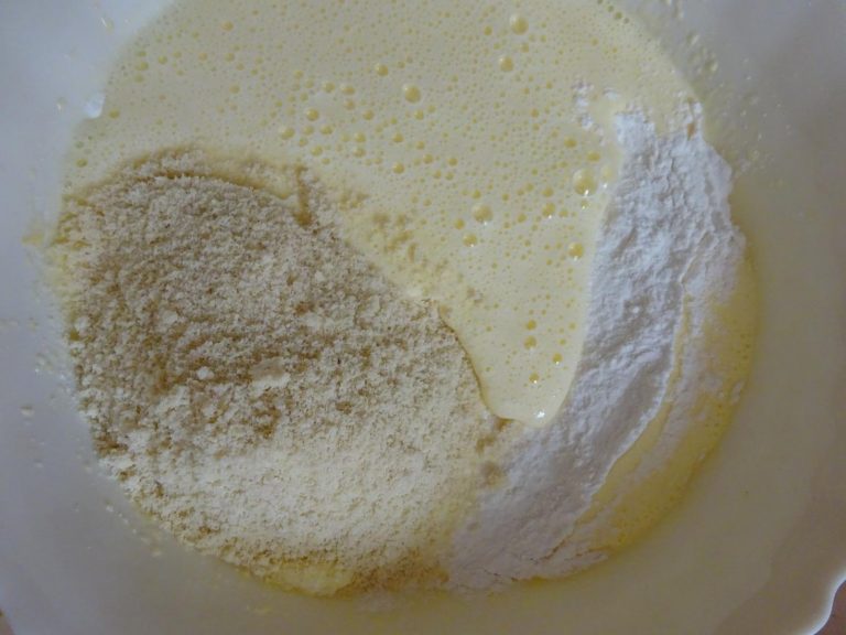 Ciambella al limone senza glutine e lattosio