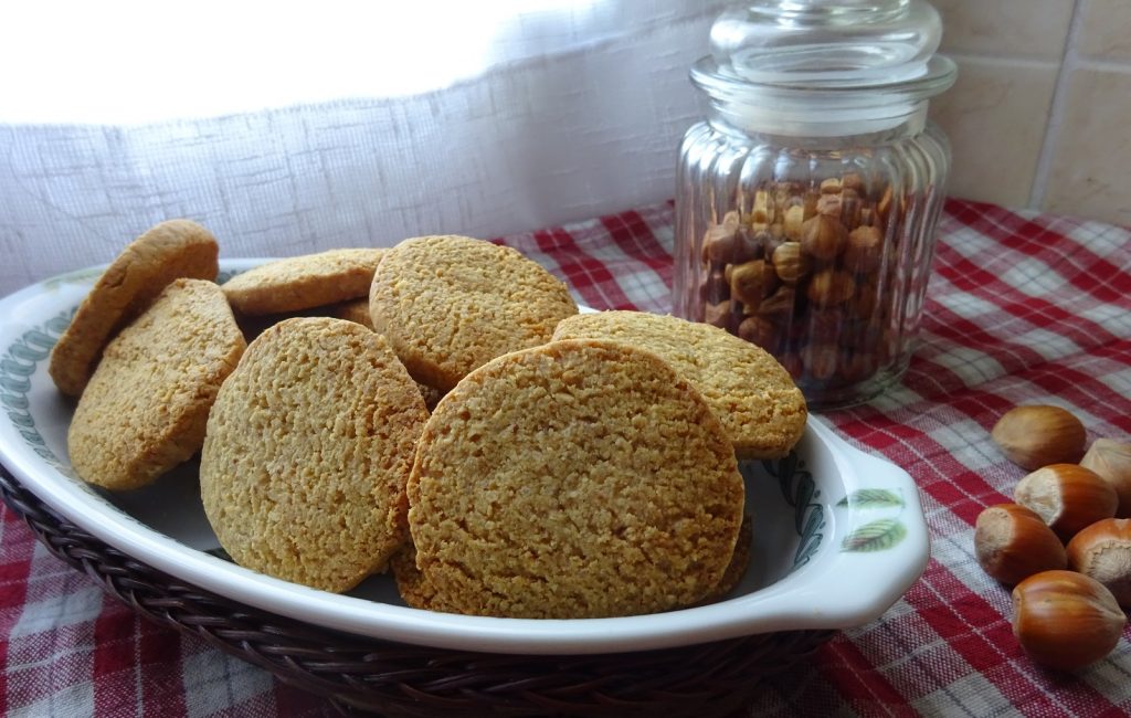 Biscotti Avena e Nocciole senza glutine e lattosio