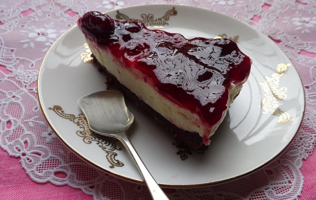 Cheesecake alle ciliegie senza glutine e lattosio